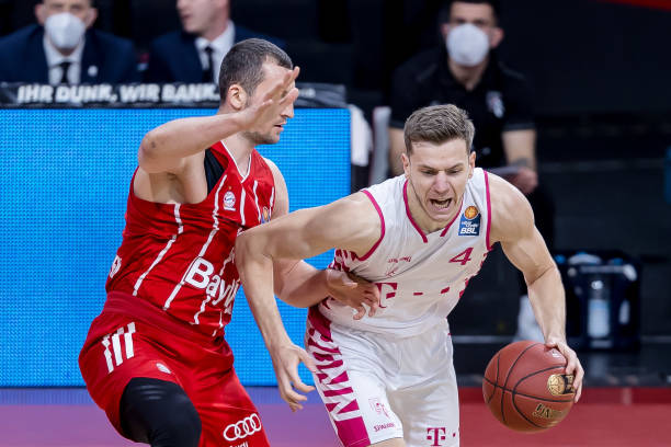 的年轻后卫 的年轻后卫