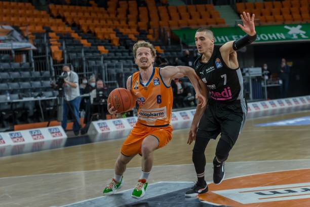 是对两国足 是对两国足